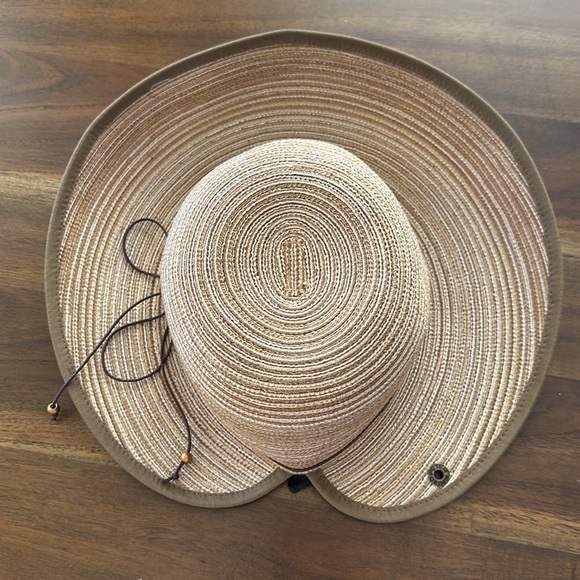 Peter Grimm woven Hat - Picture 2 of 3